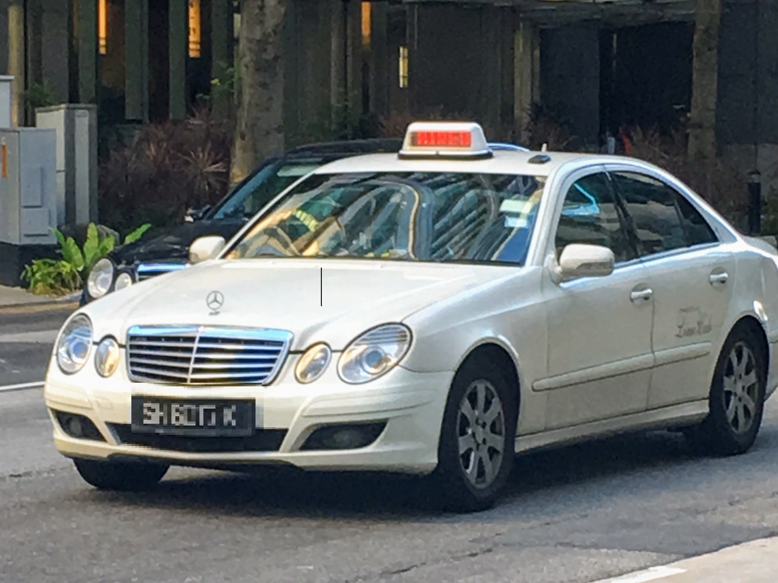 シンガポールのタクシー ベンツ