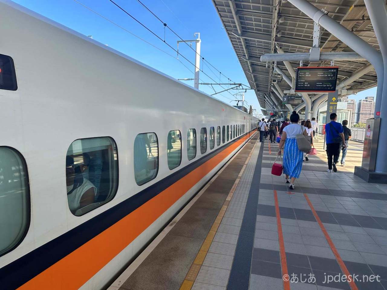 台湾新幹線の台南駅のプラットホーム