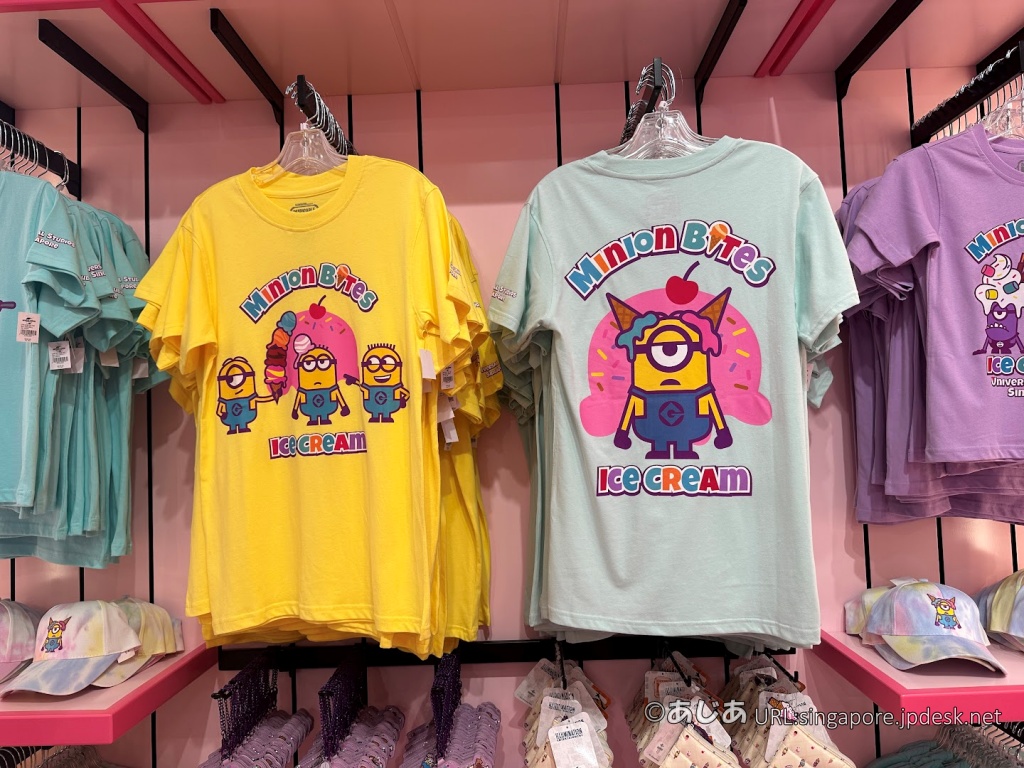 ユニバーサルスタジオシンガポールの「ミニオンランド」のピンク色のショップSweet SurrenderのTシャツ