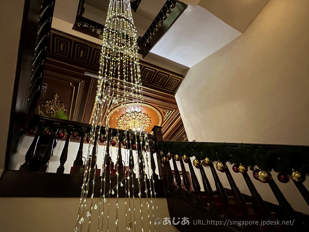 ホテル・コンチネンタル・サイゴン（Hotel Continental Saigon）の階段