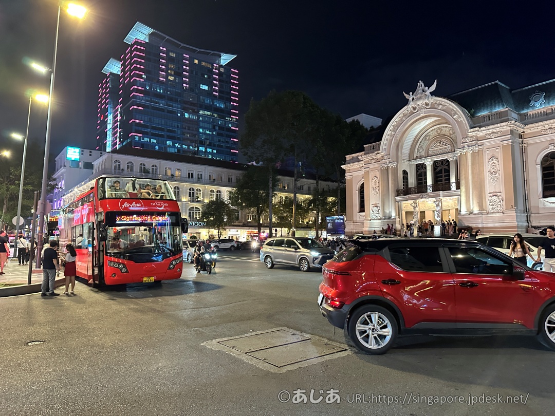 ホテルとナイトバスツアー乗り場