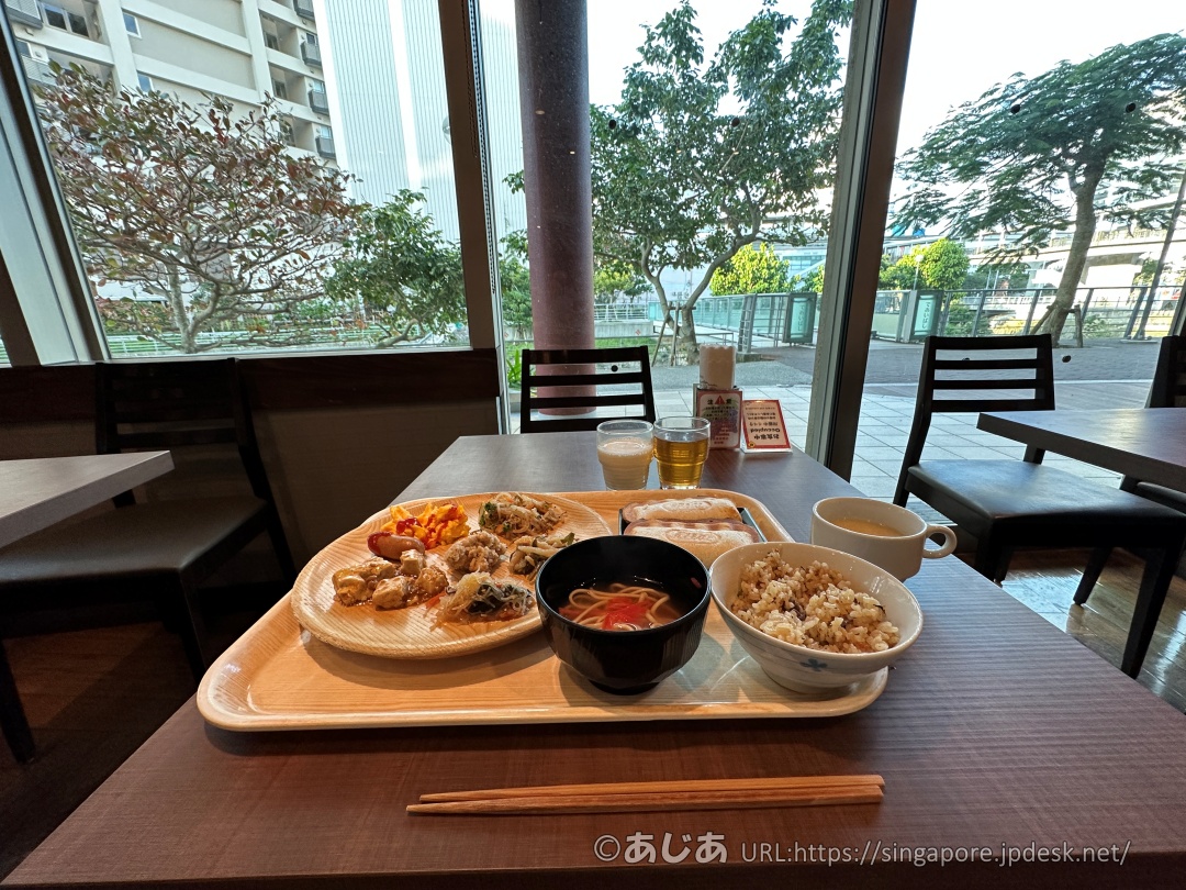 ダイワロイネットホテル那覇国際通りの朝食ビュッフェの沖縄料理プレート