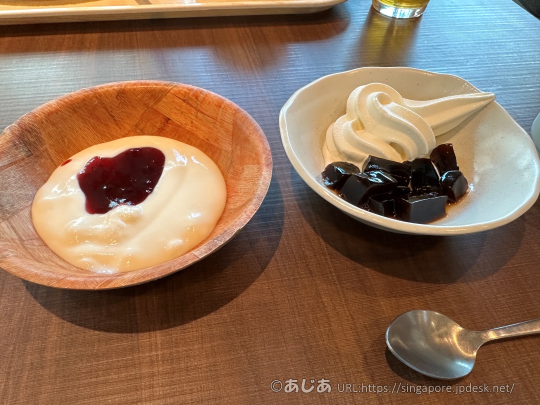 ダイワロイネットホテル那覇国際通りの朝食ビュッフェのデザート(ヨーグルト&ソフトクリーム)