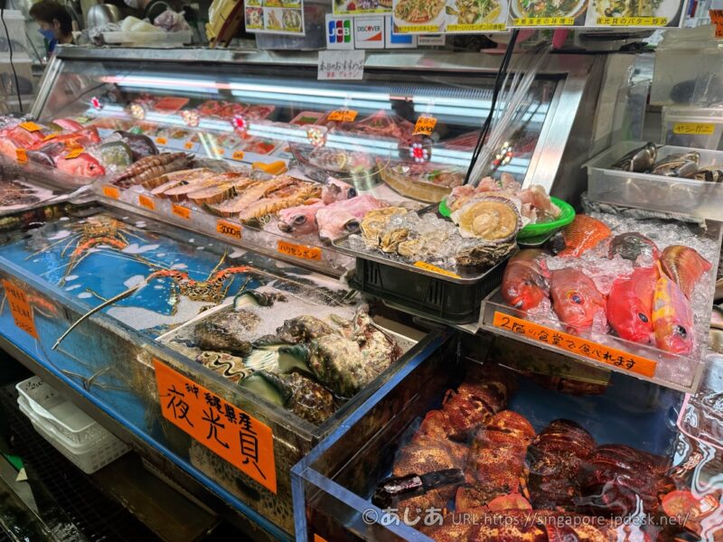 沖縄那覇の第一牧志公設市場の鮮魚