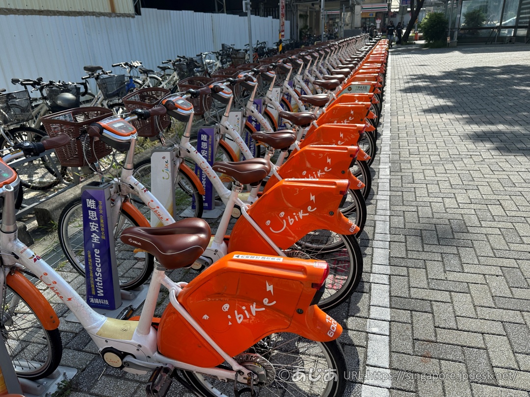 台南駅前に並んでいるレンタル自転車のYou-Bike。