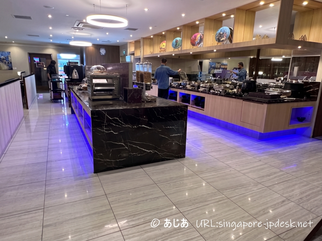 チャンギ空港第2ターミナルSATS Premier Loungeのビュッフェコーナー