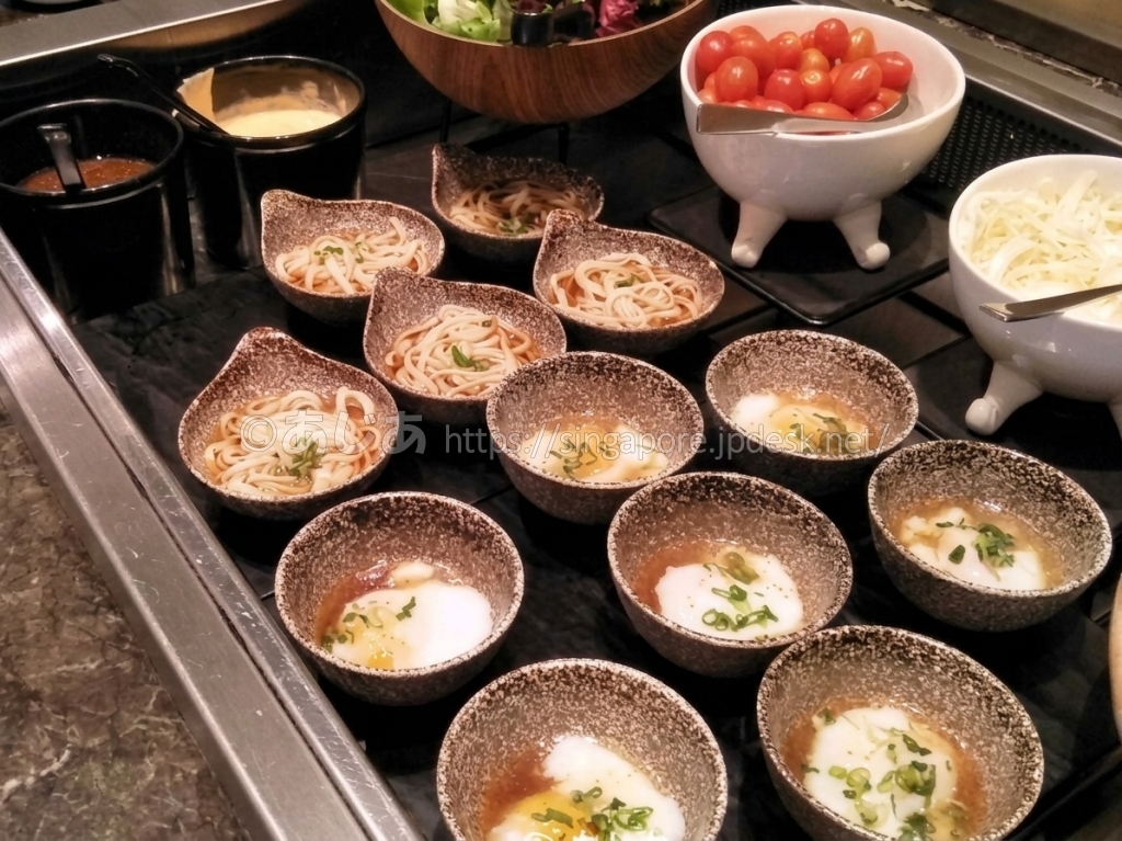 Plaza Premium Loungeの小さなうどんと温泉卵
