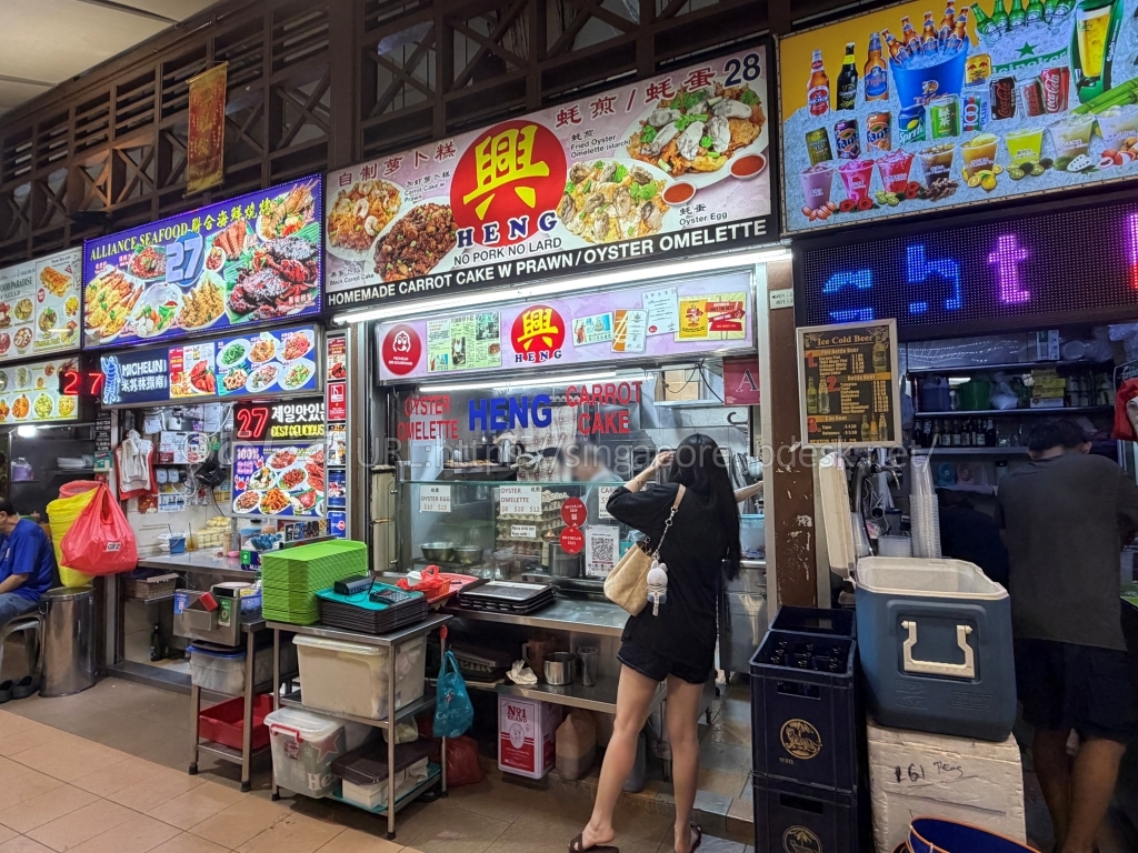 ニュートンフードセンター28番のHengと隣のAlliance Seafood
