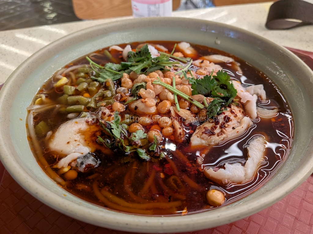ザ・ベネチアン・マカオのフードコートで食べた四川風の麺料理