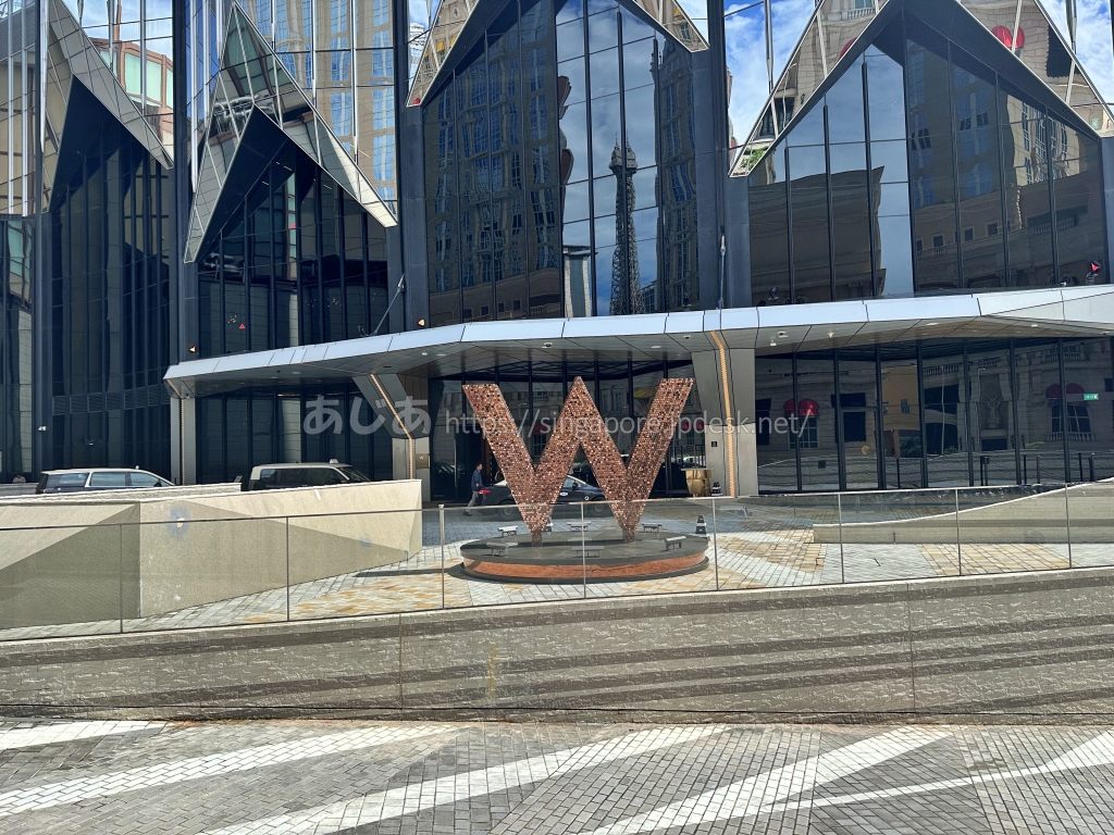 Wマカオ - スタジオシティのエントランスとWオブジェ