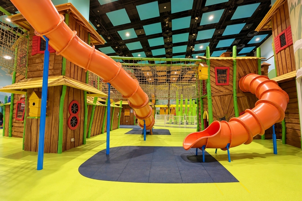 スタジオシティのSuper Fun Zoneにある子ども向け遊具