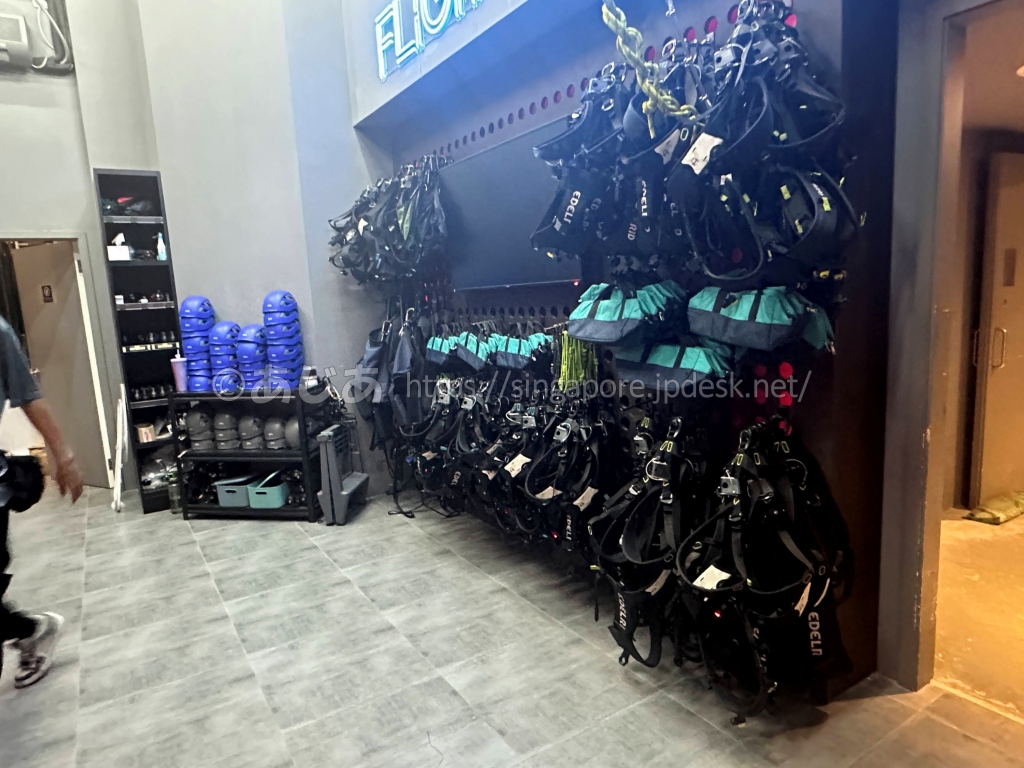 ZIPCITYマカオのヘルメットとハーネスなどの安全装備