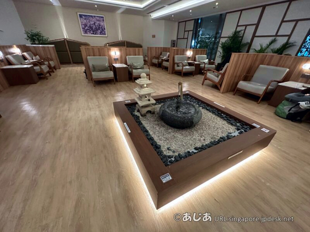 改装前のSATS Premier Lounge奥の休憩スペース