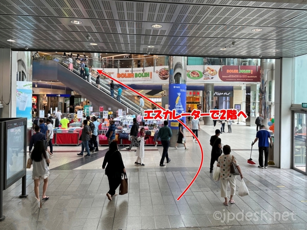 ハーバーフロント・センターからケーブルカー乗り場へ向かうエスカレーター