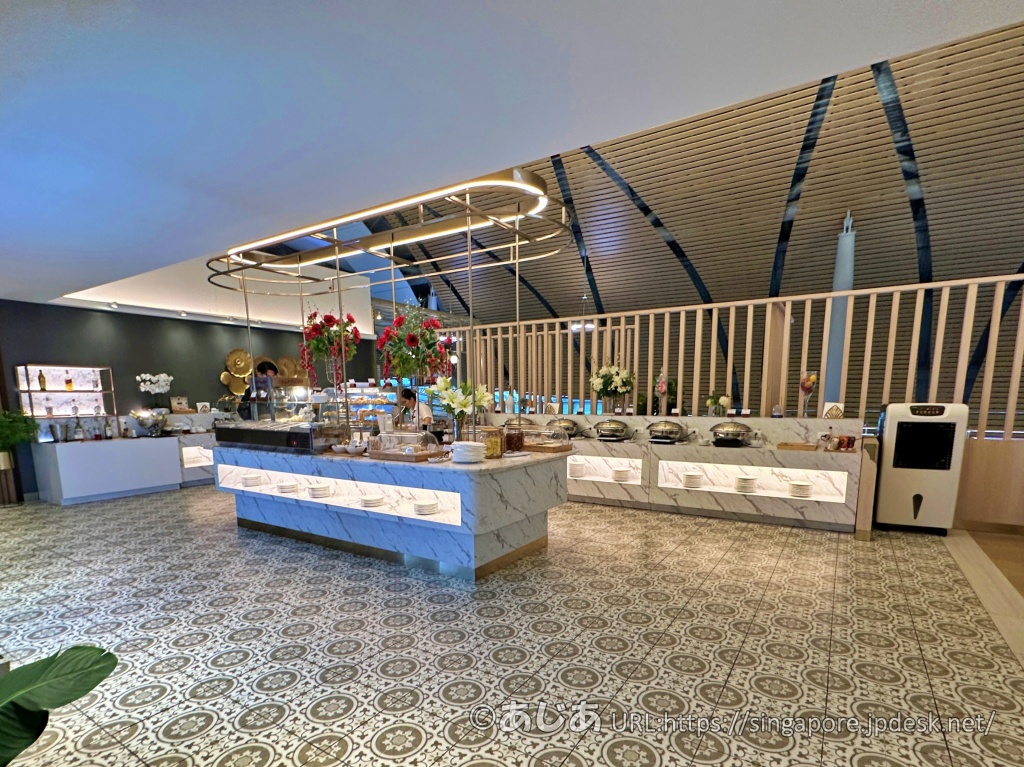 スワンナプーム空港サテライトのMiracle Business Class Loungeのフードエリア