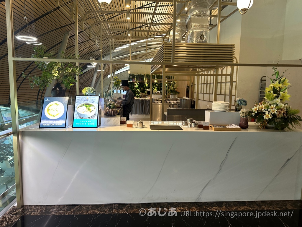 スワンナプーム空港サテライトのMiracleラウンジにあるライブキッチン