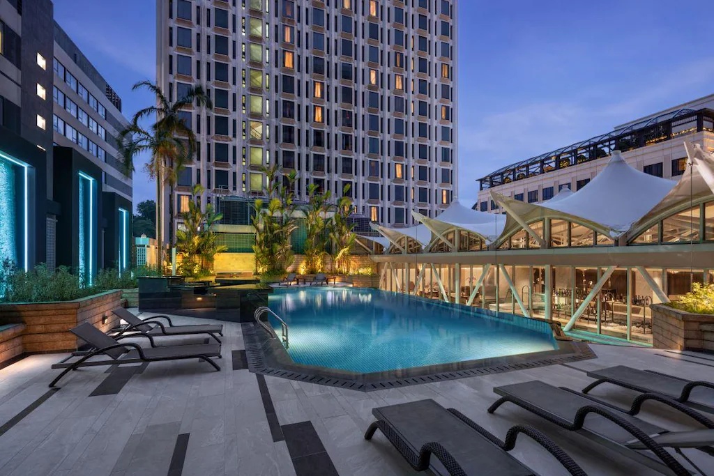ウィンダム シンガポール ホテルの屋外プール