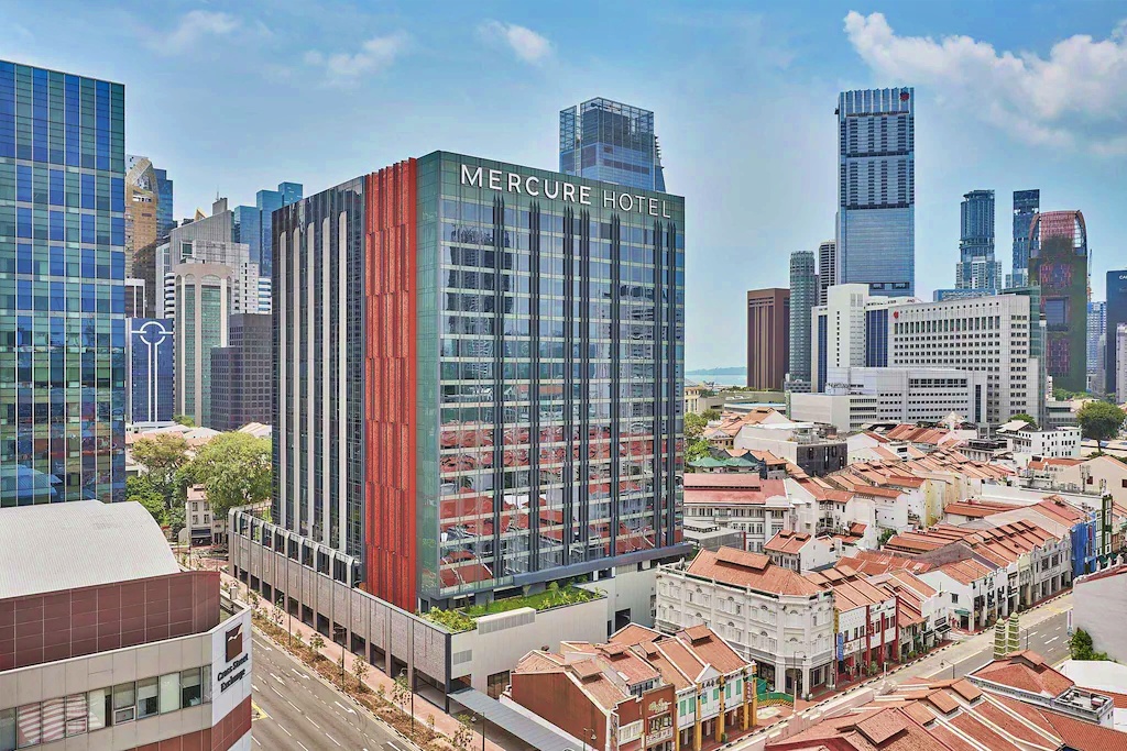 メルキュール アイコン シンガポール シティ センターの外観とチャイナタウン周辺の街並み